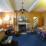 Столовая с камином Столовая с камином